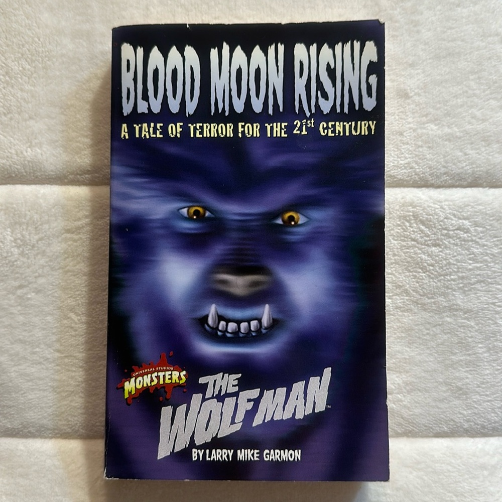🤩3/$14🤩 Blood moon rising. The Wolfman